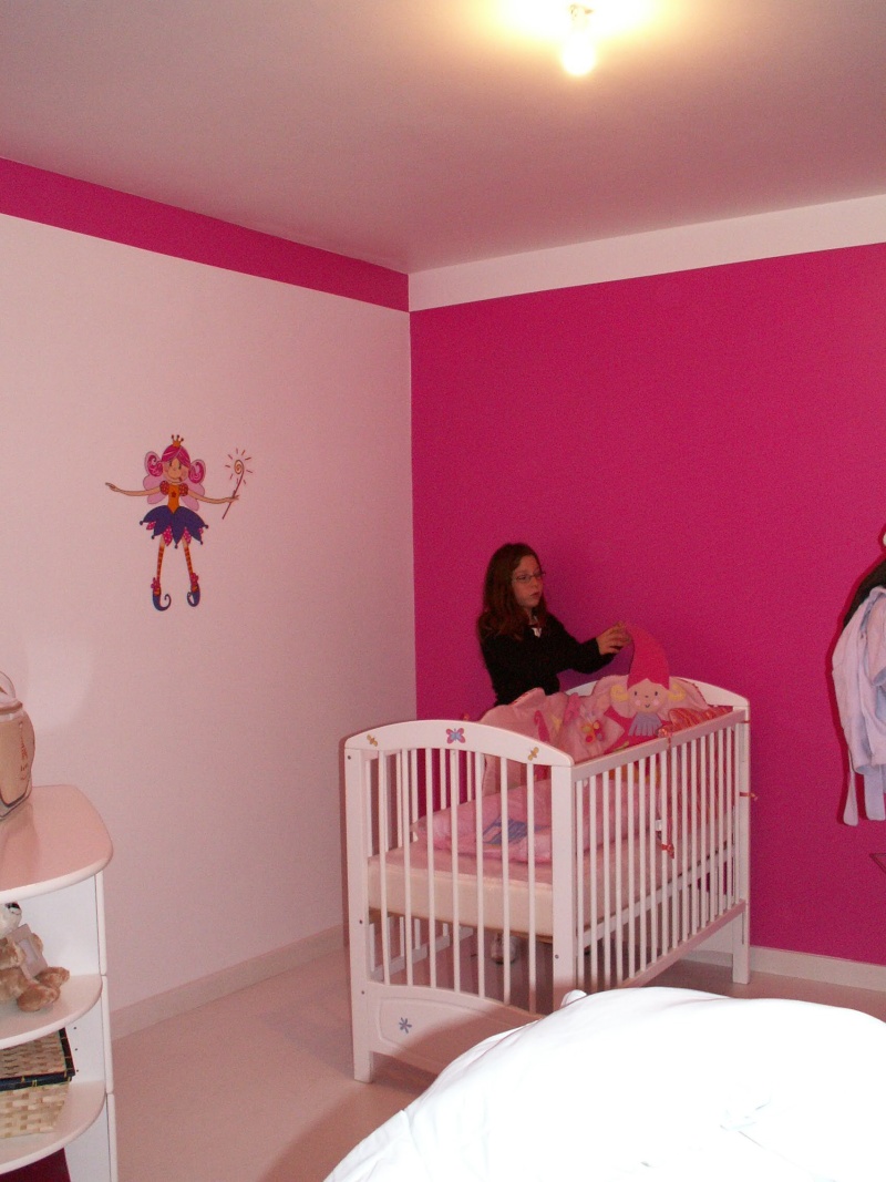 Déco chambre fille framboise